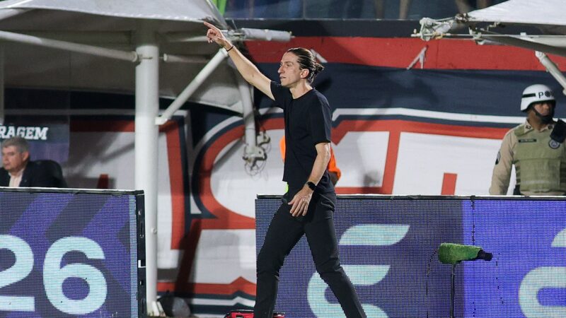 Filipe Luís analisa vitória do Flamengo no Barradão