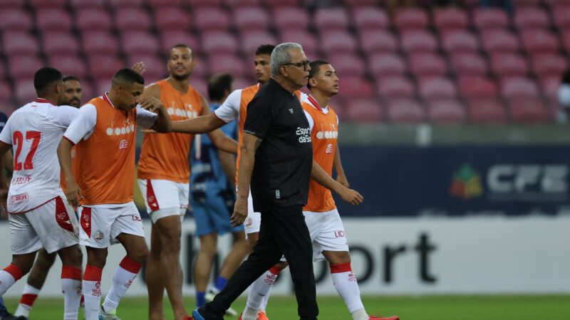 Hélio dos Anjos defende 100% de aproveitamento contra o Santa Cruz no comando do Náutico