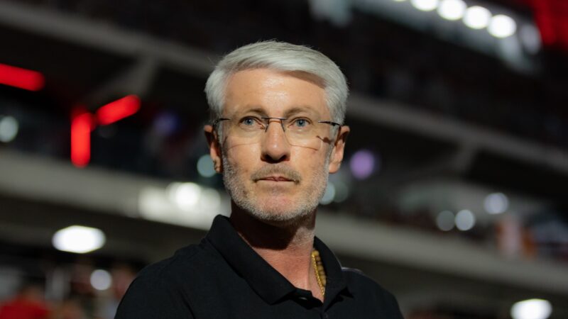 Odair Hellmann vê derrota injusta do Athletico e critica cera do Corinthians