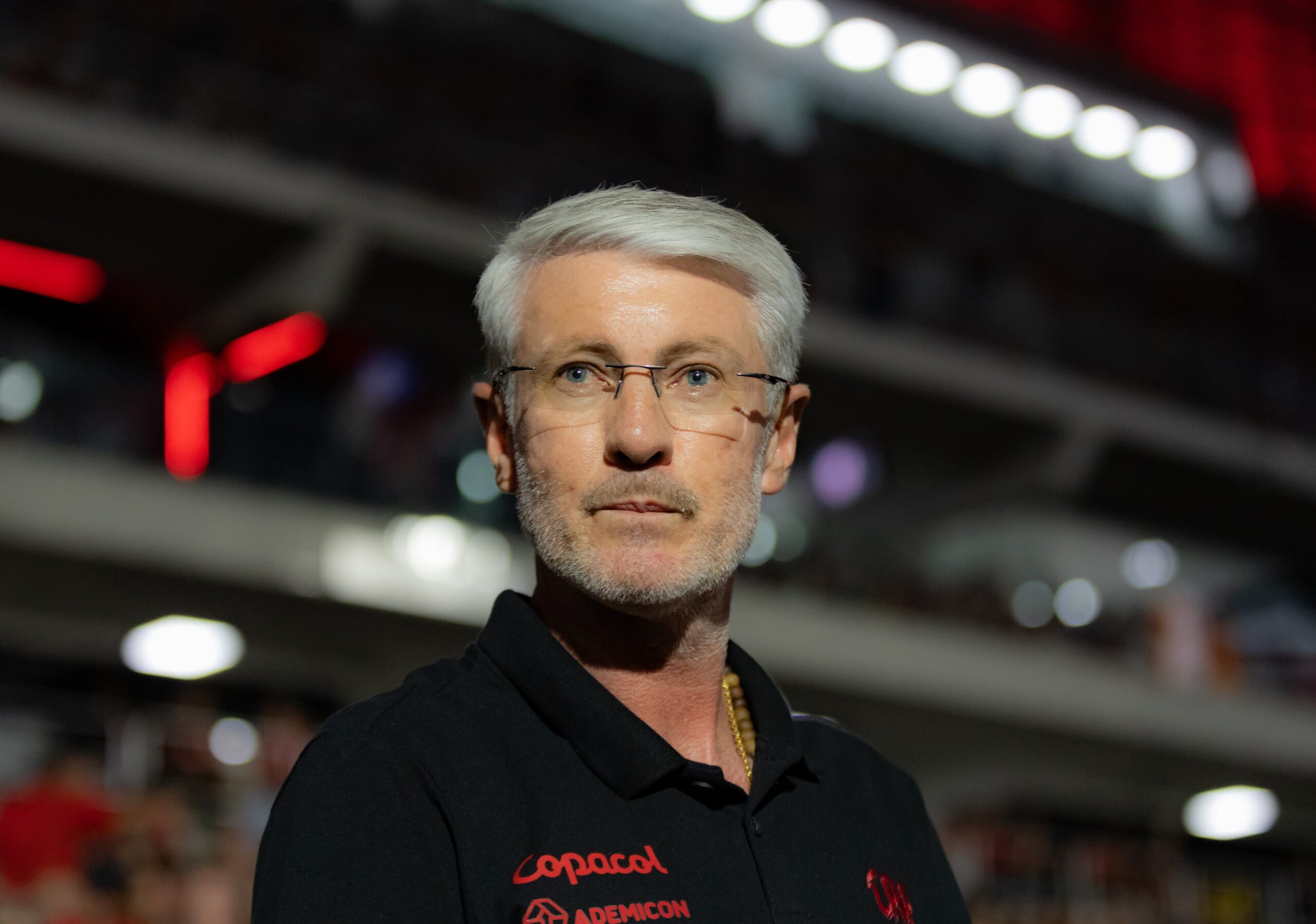 Odair Hellmann vê derrota injusta do Athletico e critica cera do Corinthians