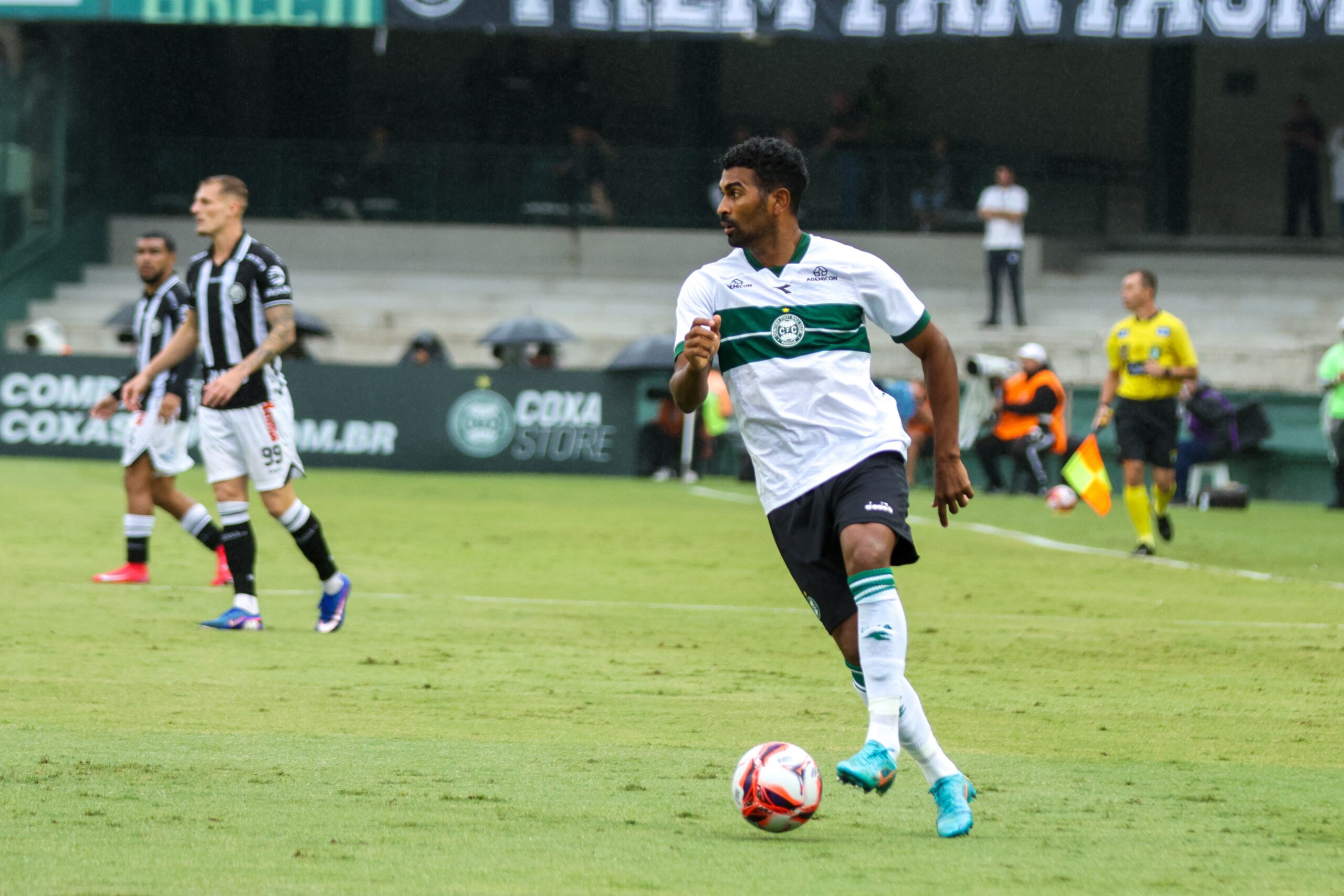 Coritiba evita terra arrasada e foca em ajustes coletivos para o Brasileirão