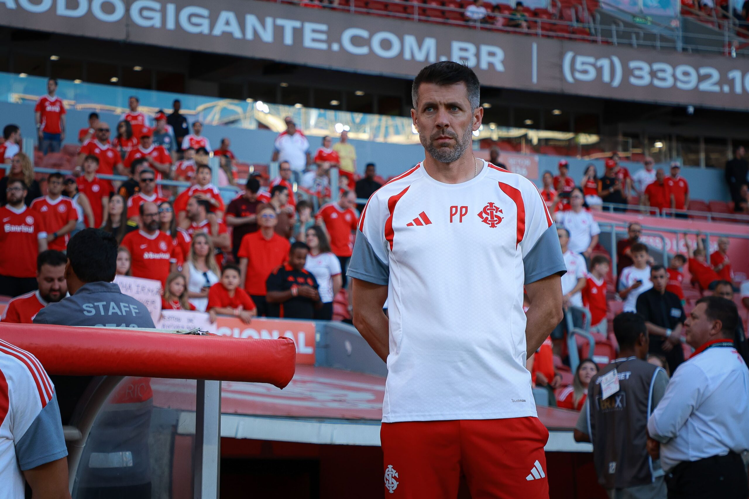 Pezzolano nega favoritismo do Inter no Gauchão após goleada: “É o Grêmio”