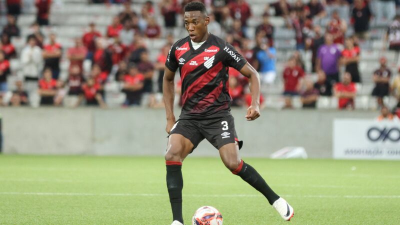 Análise: Athletico esbarra em erros individuais e repete roteiro frustrante em eliminação