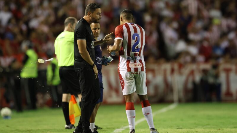 “Não seria surpresa se nós tivéssemos feito mais gols”, diz técnico do Náutico após vencer Santa Cruz