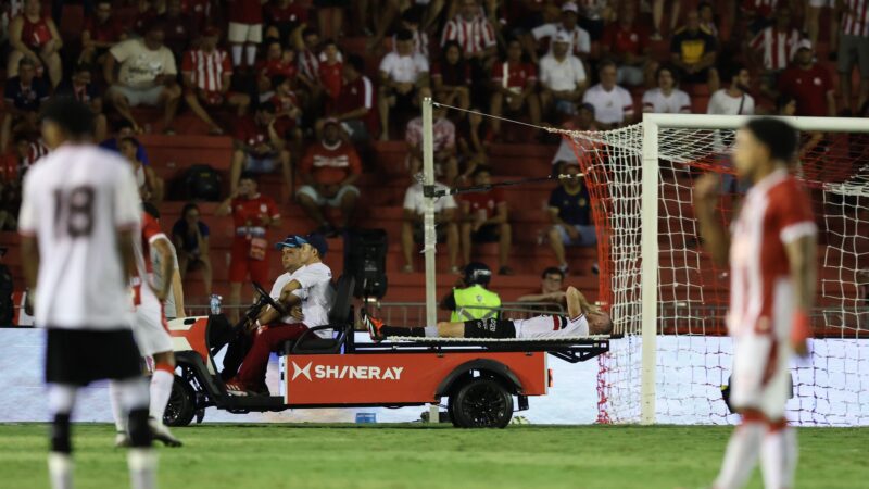 “Não passou de um grande susto”, diz médico do Santa Cruz após Ianson sair de ambulância