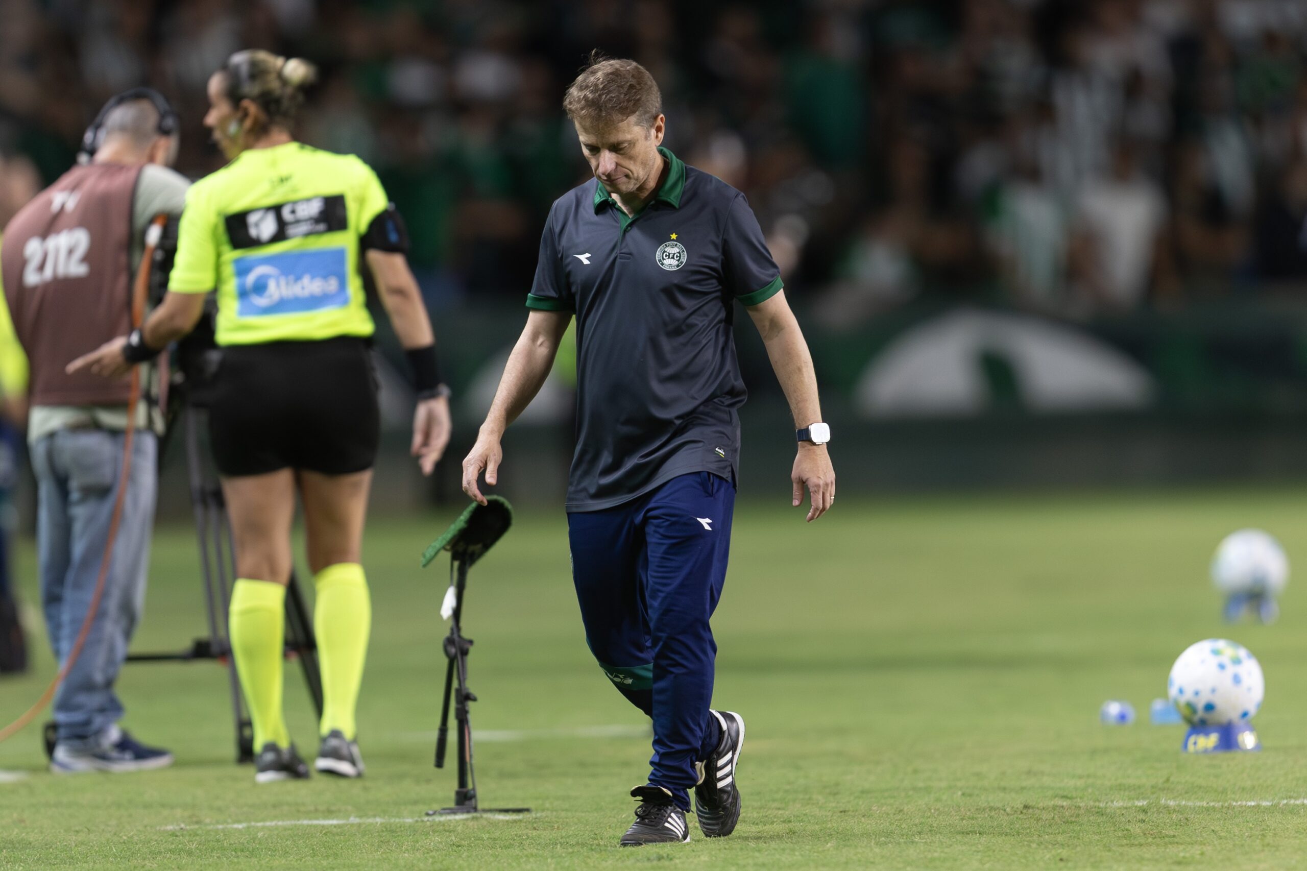 Seabra vê Coritiba prejudicado contra o São Paulo e contesta árbitro: “Precisamos ter justiça”