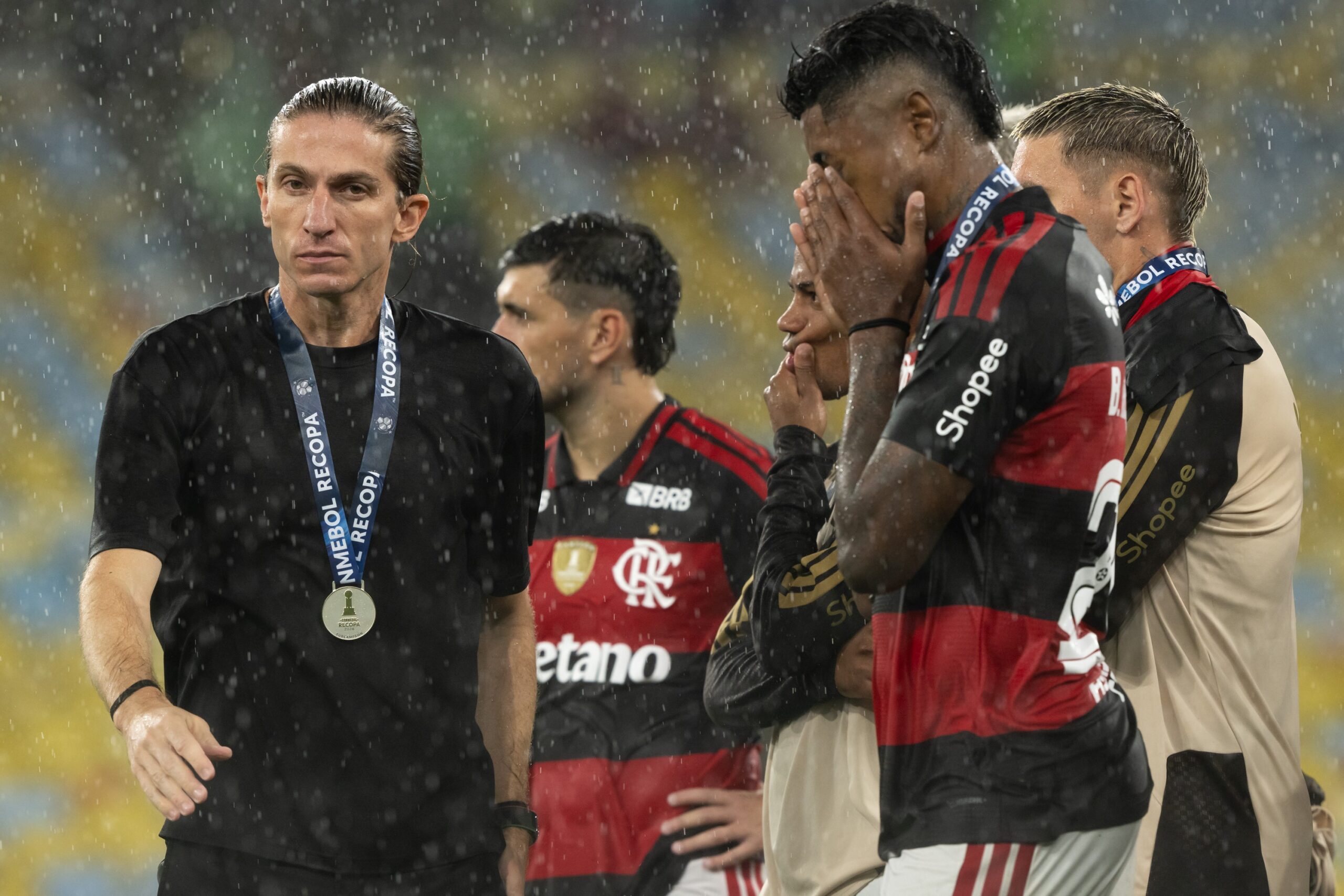 São exageradas as cobranças a Filipe Luís