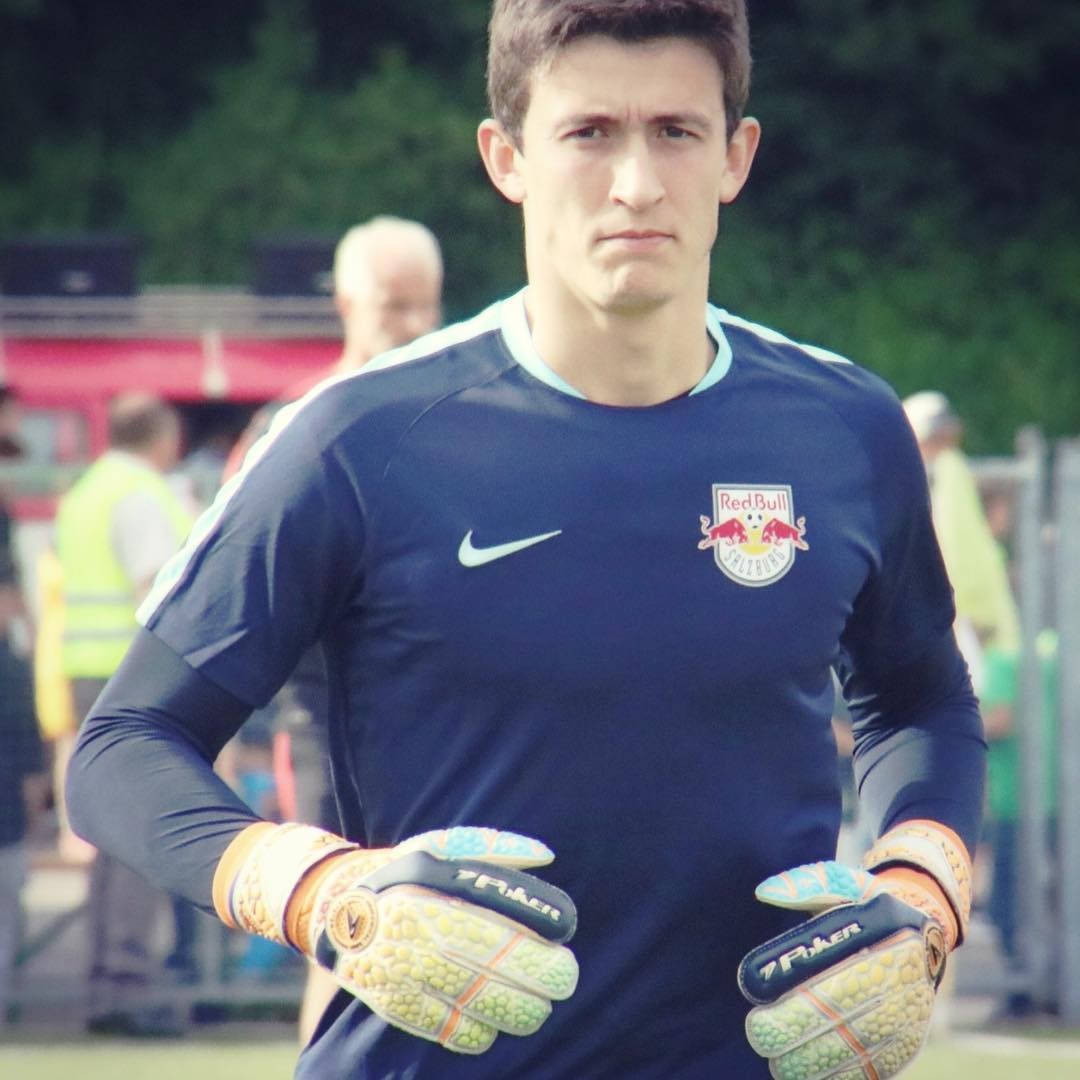 Criciúma encaminha a contratação de goleiro ex-RB Salzburg