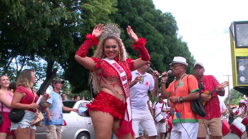 Rainha de Bateria perde 12kg para o Carnaval ao entrar para corrida de rua; assista
