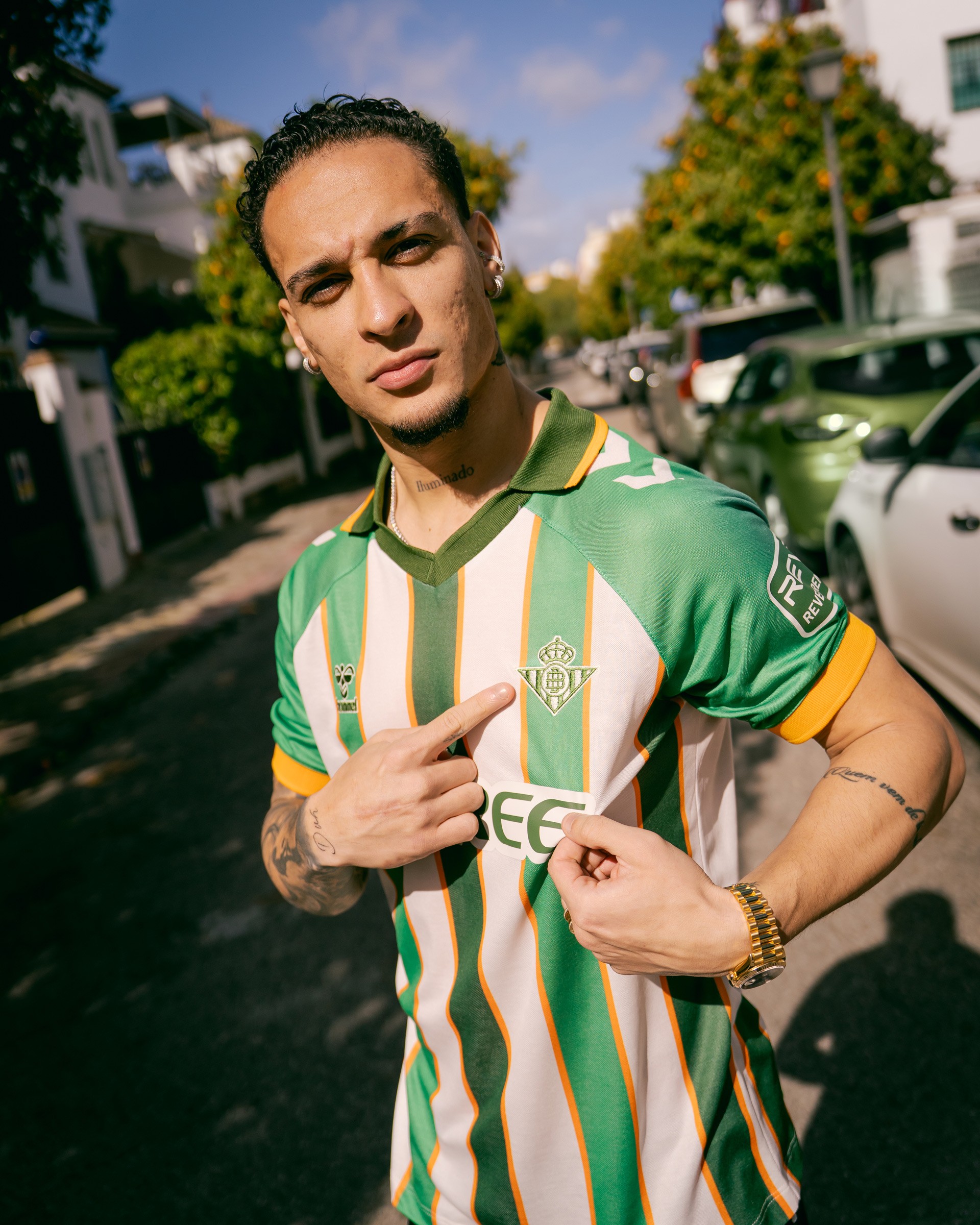 Clube da Espanha lança camisa retrô feita de laranjas; confira