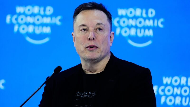 Elon Musk se torna a primeira pessoa a superar US$ 800 bilhões em patrimônio