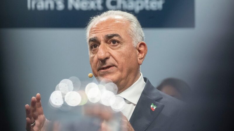 Príncipe herdeiro do Irã pede que mundo apoie povo iraniano em meio a protestos em Munique