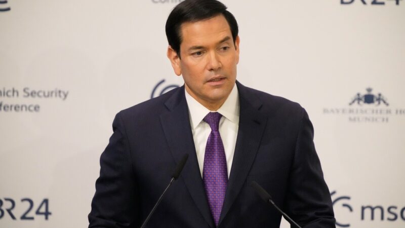 Discurso de Rubio a aliados europeus adota tom mais brando, mas mantém posição firme de Trump