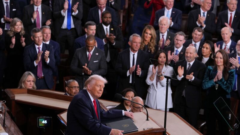 Em espetáculo à nação, Trump destila ódio partidário e lança pegadinha aos democratas