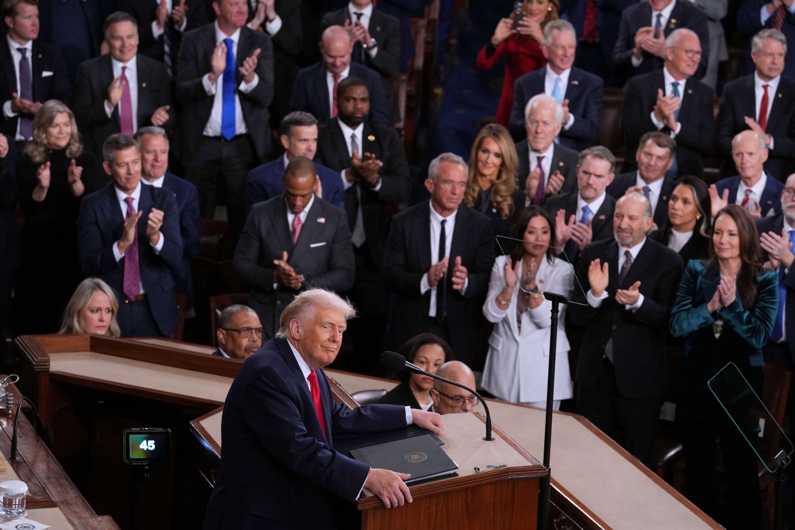Em espetáculo à nação, Trump destila ódio partidário e lança pegadinha aos democratas