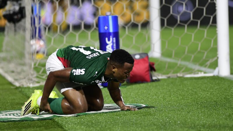 De ídolo a rival: Jhon Arias reencontra Fluminense apenas 18 dias após anúncio no Palmeiras