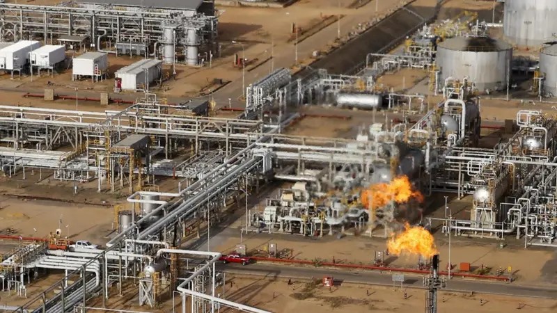 EUA devolveram à Venezuela o valor restante da primeira venda de petróleo após captura de Maduro, diz agência