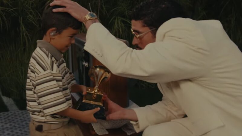 É #FAKE que show de Bad Bunny no Super Bowl teve participação de Liam Ramos, menino de 5 anos detido pelo ICE