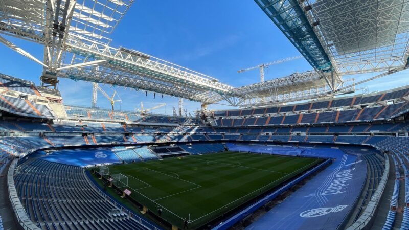 Torcida do Real prepara mosaico para jogo contra o Benfica após denúncia de Vini Jr: “Não ao racismo”
