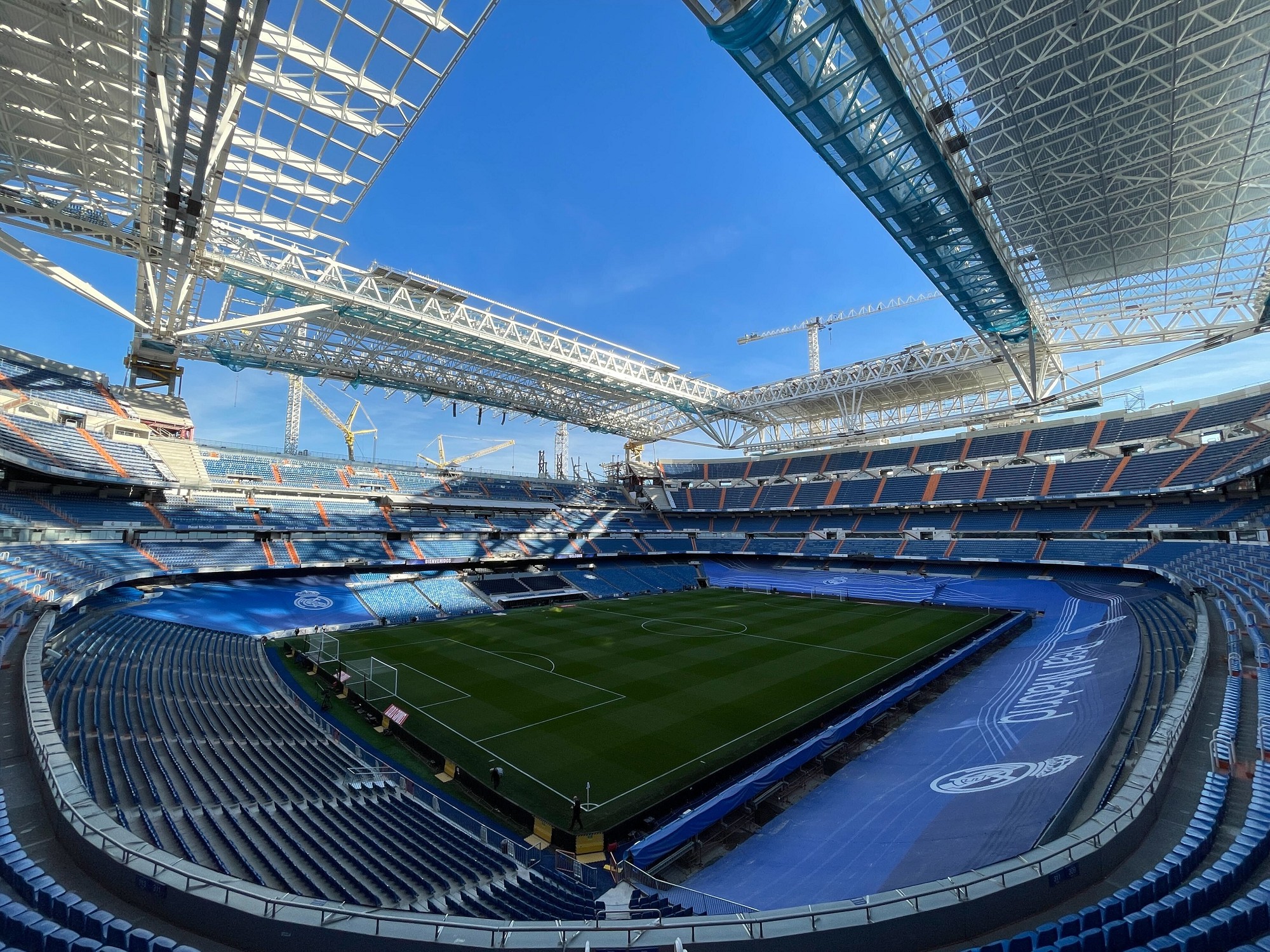 Torcida do Real prepara mosaico para jogo contra o Benfica após denúncia de Vini Jr: “Não ao racismo”