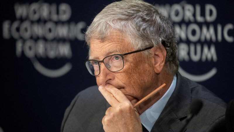 Bill Gates pede desculpas a funcionários de sua fundação por laços com Epstein e admite dois casos sem relação com o bilionário, diz jornal