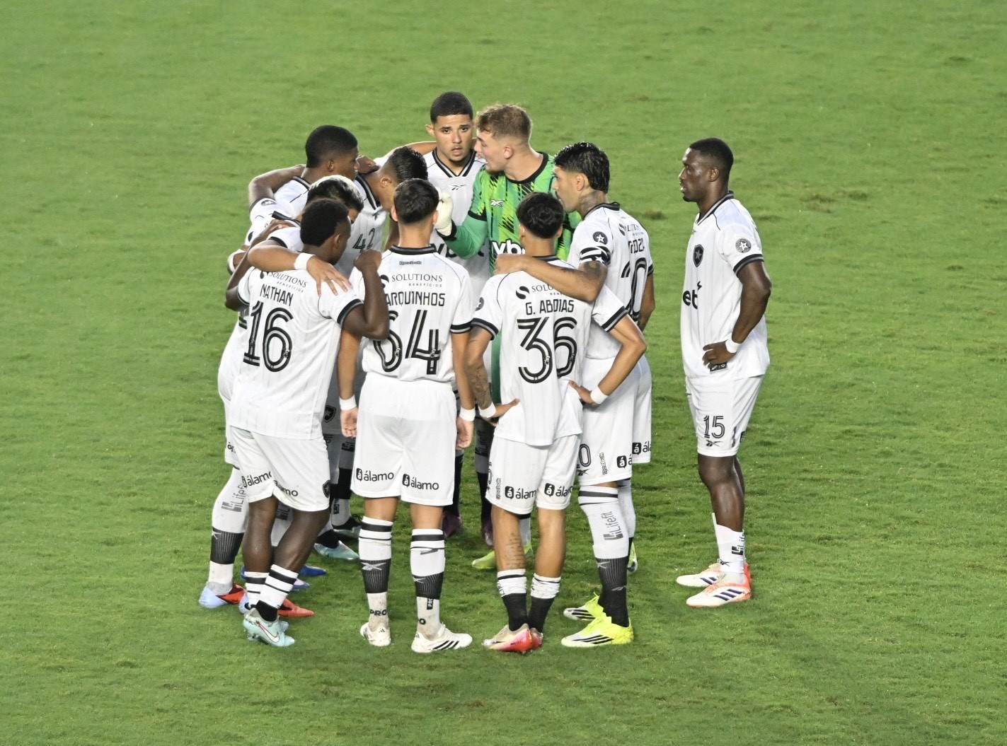 Análise: expulsão e nervosismo são determinantes em derrota do Botafogo no clássico