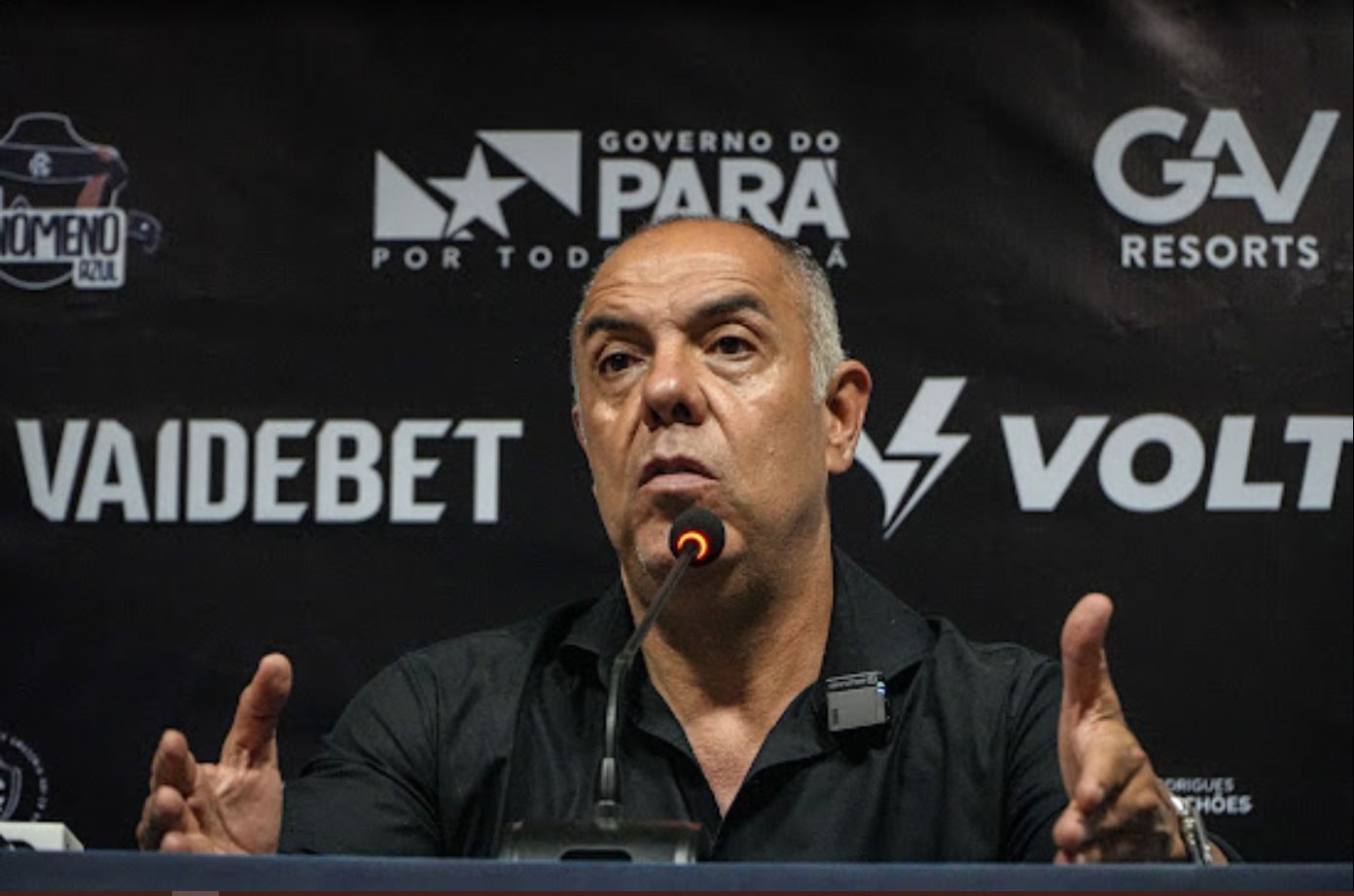 Ex-Flamengo, Marcos Braz se reúne com investidor da SAF e presidente do Santa Cruz