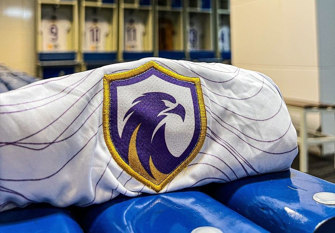 Falcon anuncia criação de equipe no futebol feminino