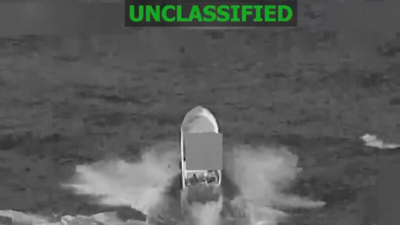 VÍDEO: EUA bombardeiam embarcação no Pacífico Leste e matam duas pessoas