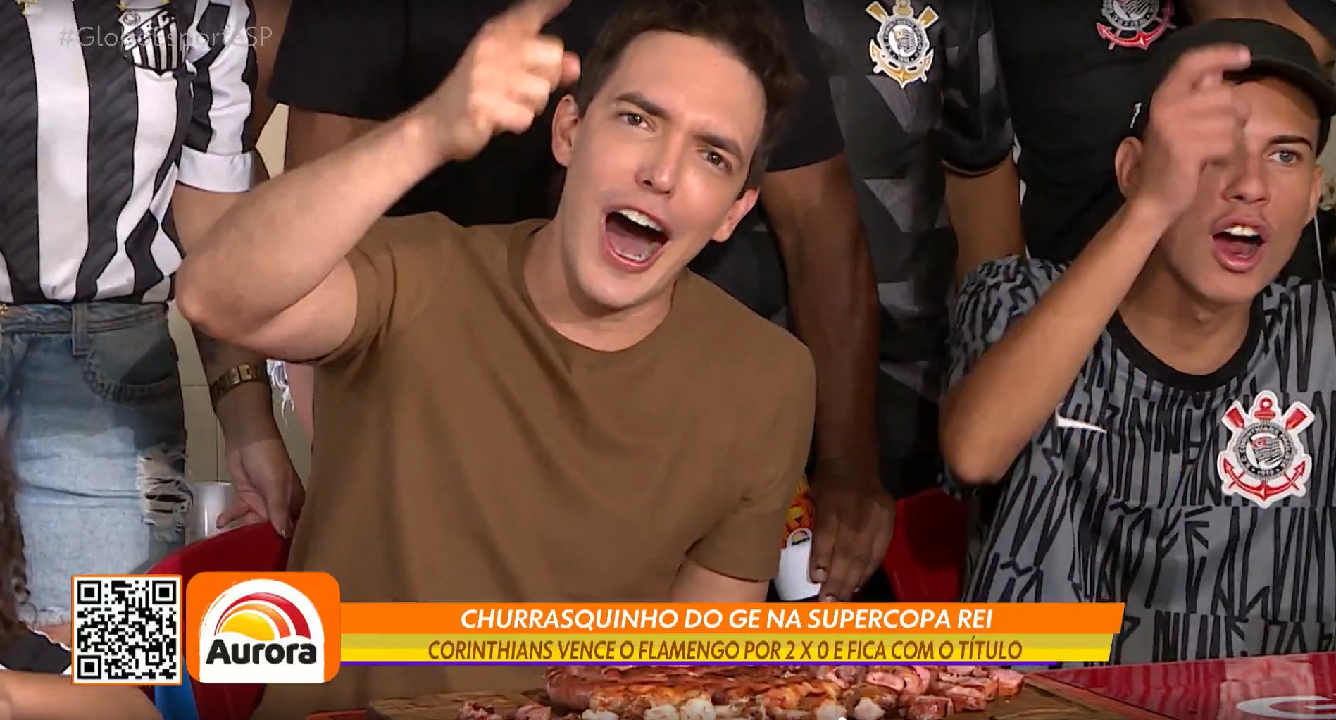 Torcedores do Corinthians acompanharam o jogo com torcedores do Palmeiras e do Santos na Supercopa do Rei