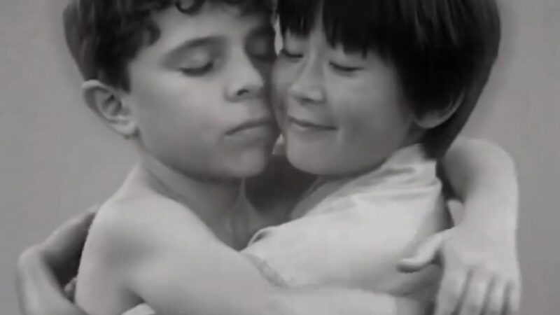 Presidente da Coreia do Sul publica vídeo feito por IA em que aparece abraçando Lula na infância: ‘Somos irmãos’