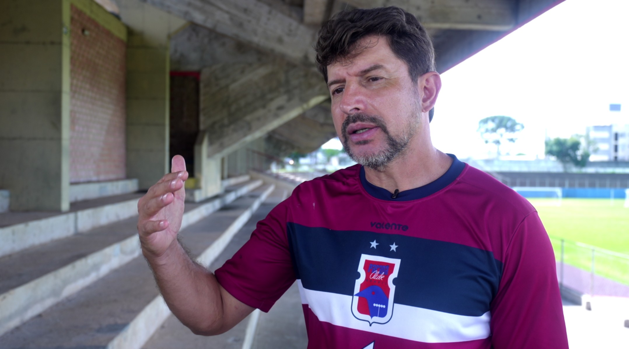 Tcheco volta ao palco do penta do Paraná Clube e destaca melhorias em pré-temporada: “Nova era”