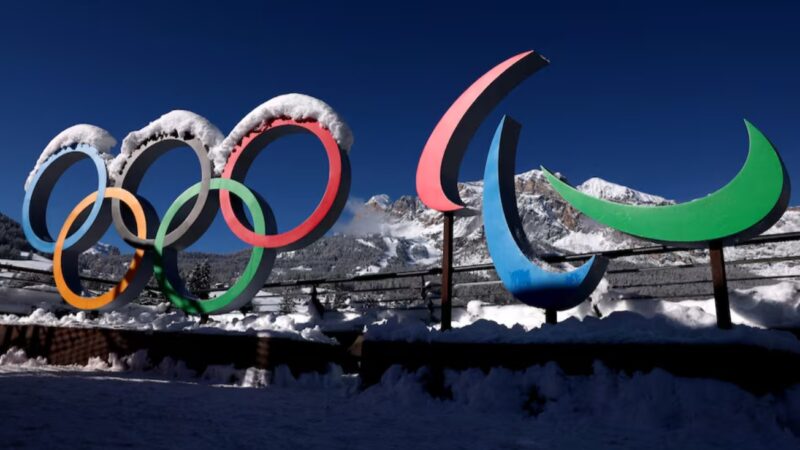 Paralimpíadas de Inverno: atletas da Rússia e Belarus poderão competir com bandeiras dos países