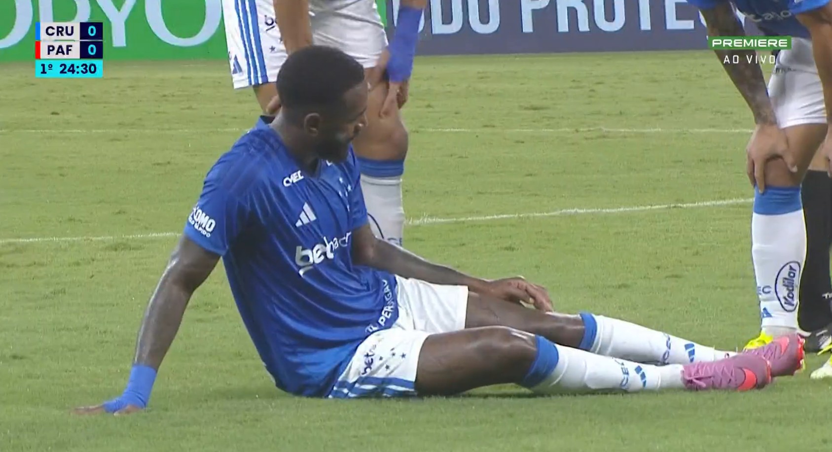 Gerson sente joelho esquerdo no Cruzeiro e vira preocupação