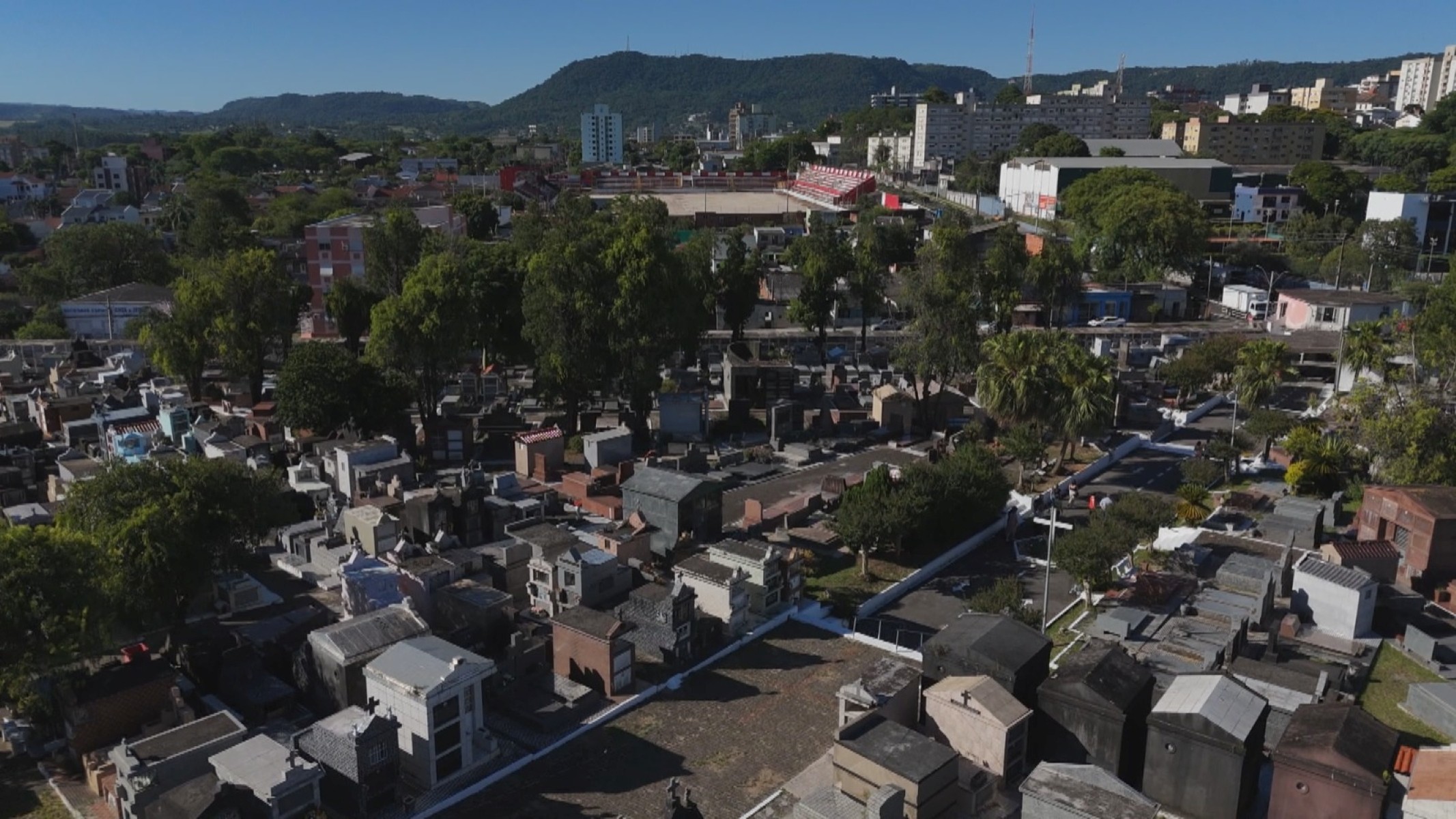 Baixada Melancólica: conheça estádio do Gauchão com apelido curioso por ficar ao lado de cemitério