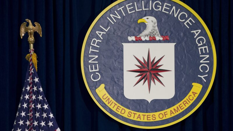 CIA faz post nas redes para recrutar espiões no Irã em meio às ameaças de Trump ao país