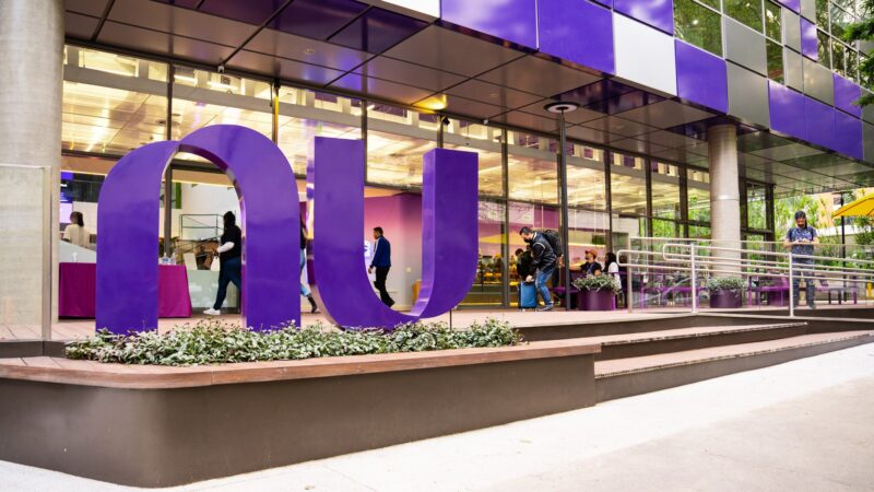 Nubank tem lucro líquido de US$ 894,8 milhões no 4º trimestre, alta de 50% para o período