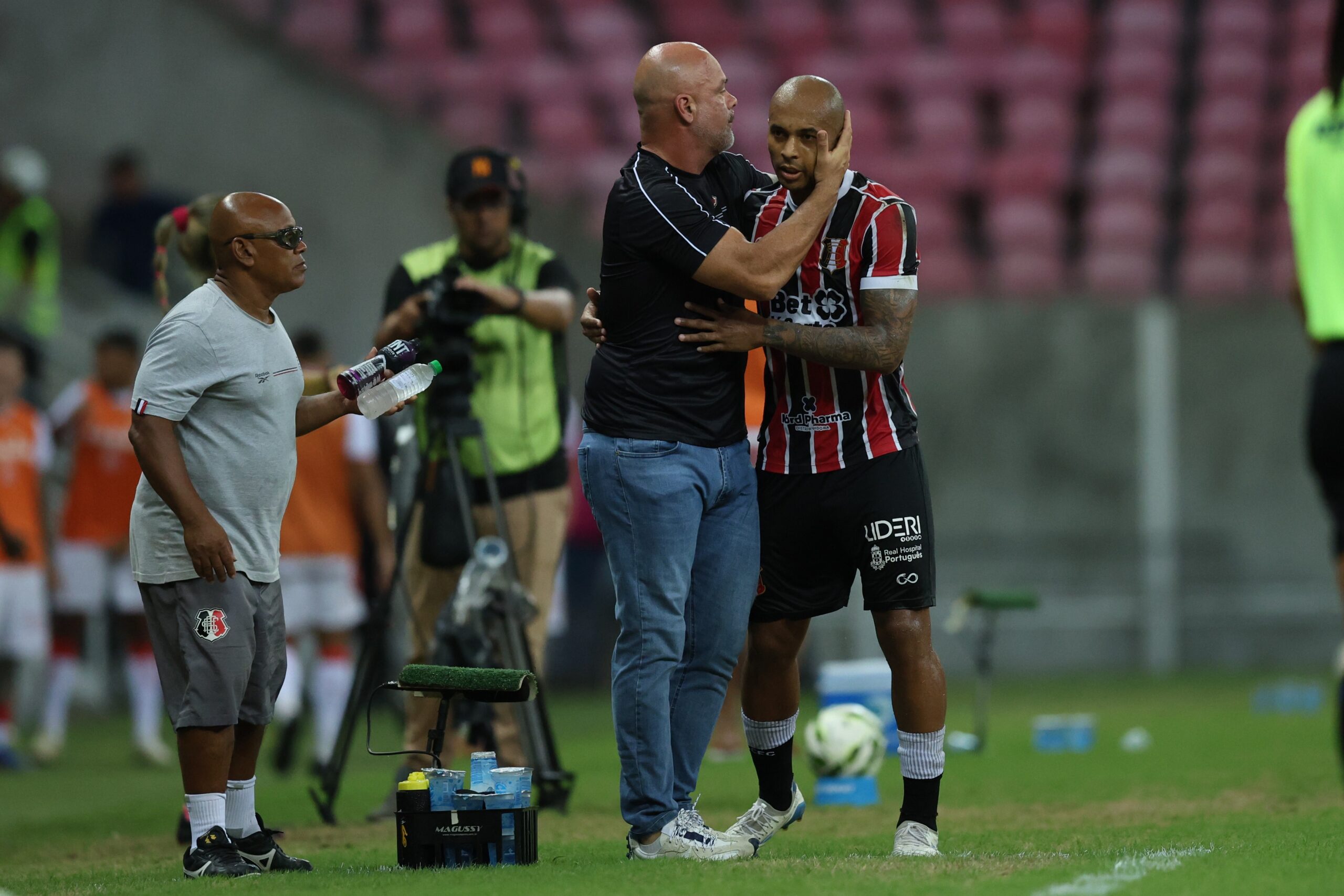 Interino do Santa Cruz reconhece necessidade de reforços: “Grupo enxuto”