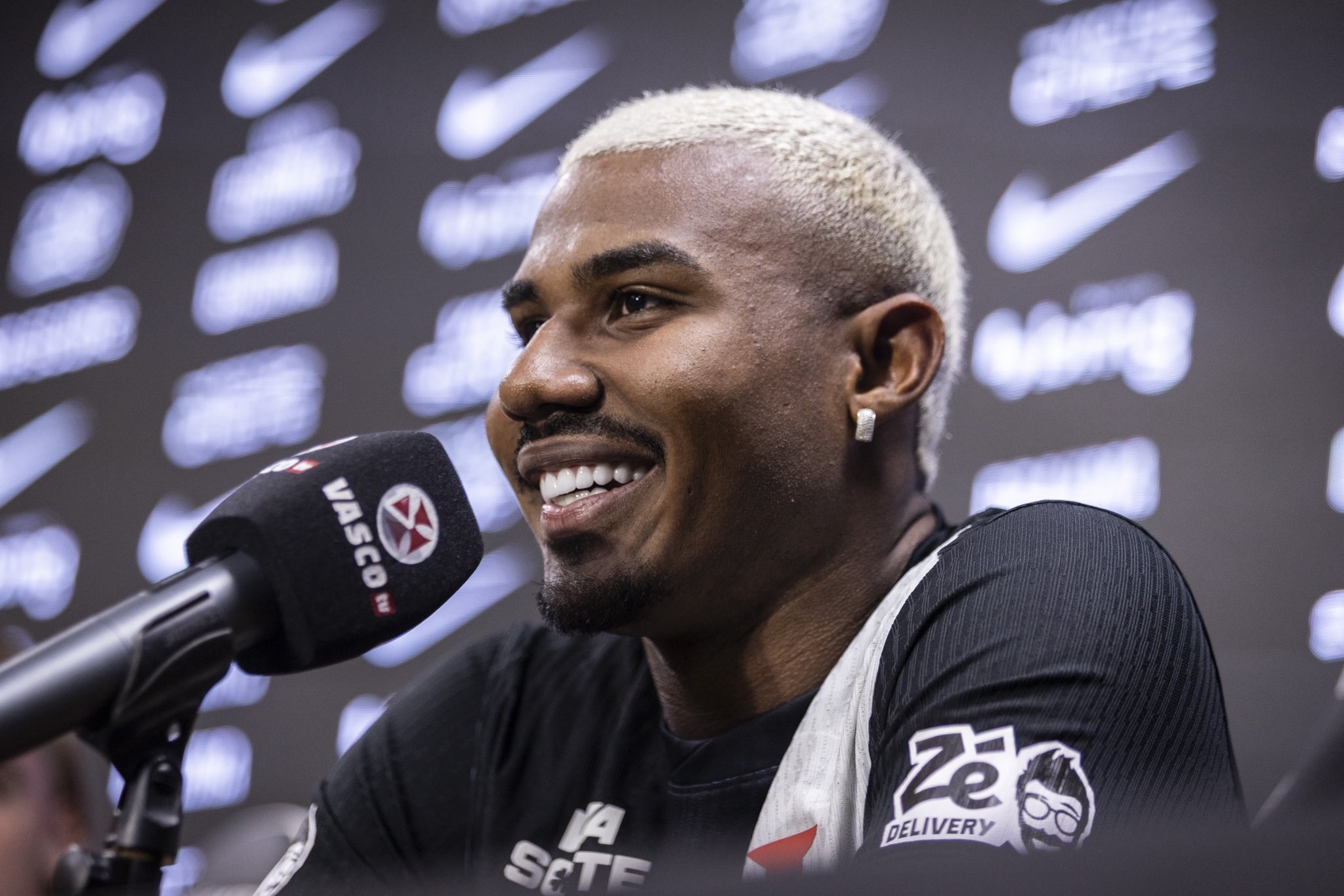 Cuiabano e Thiago Mendes são novidades do Vasco contra o Santos; veja relacionados