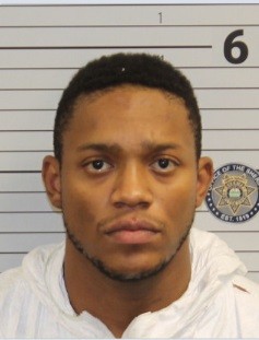 Ex-jogador da NFL é preso acusado de matar namorada