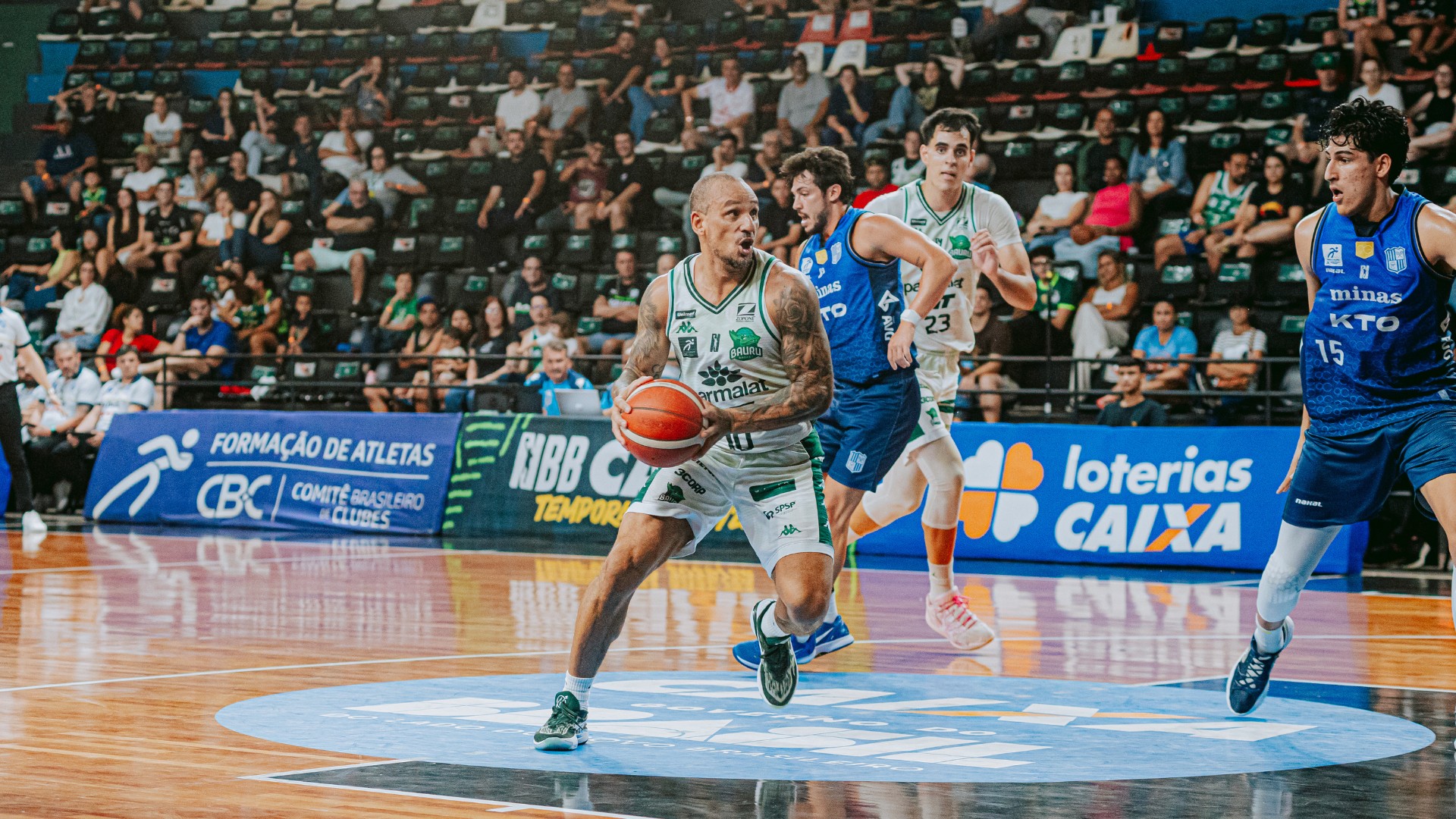 Bauru supera o Minas em jogo de quase 200 pontos do NBB