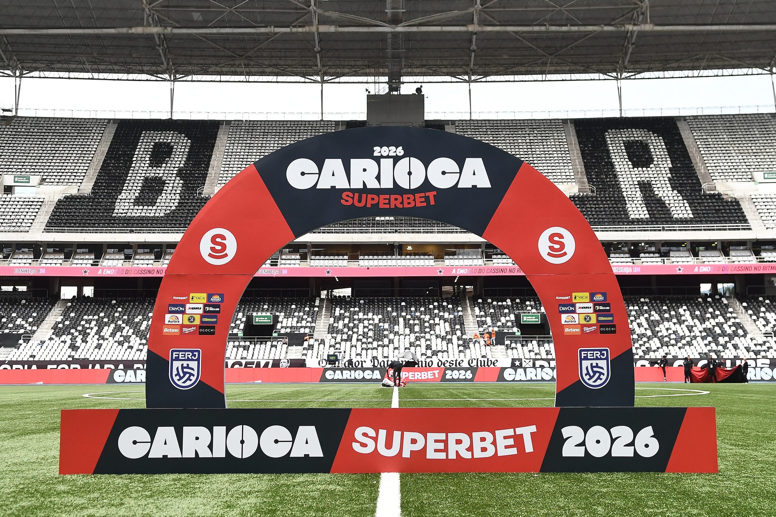 Botafogo x Flamengo: onde assistir ao vivo, horário e escalações
