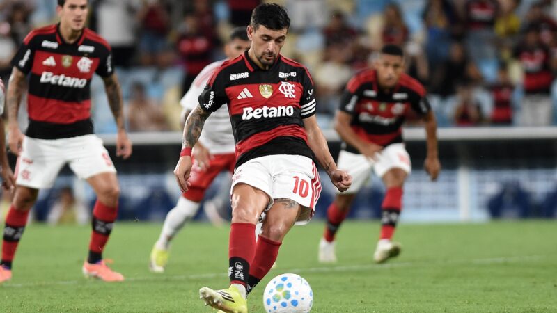 Com Arrascaeta, Flamengo divulga a lista de relacionados para enfrentar o Vitória