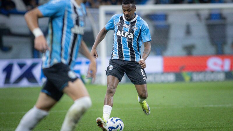 Em enquete, maioria da torcida do Grêmio aprova saída de Edenilson