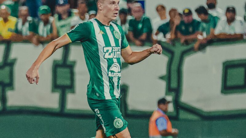 Chapecoense recebe sondagem de clube chinês por zagueiro titular