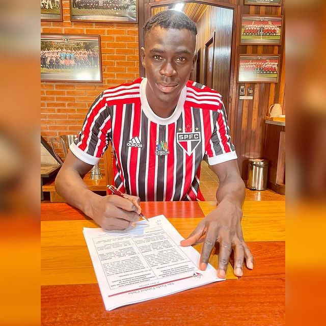 Senegalês que jogou na base do São Paulo encaminha acerto com time da divisão de acesso em Minas