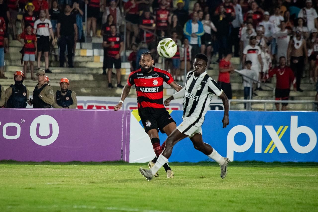 Éverton Heleno assume protagonismo e lidera reação do Campinense no Paraibano