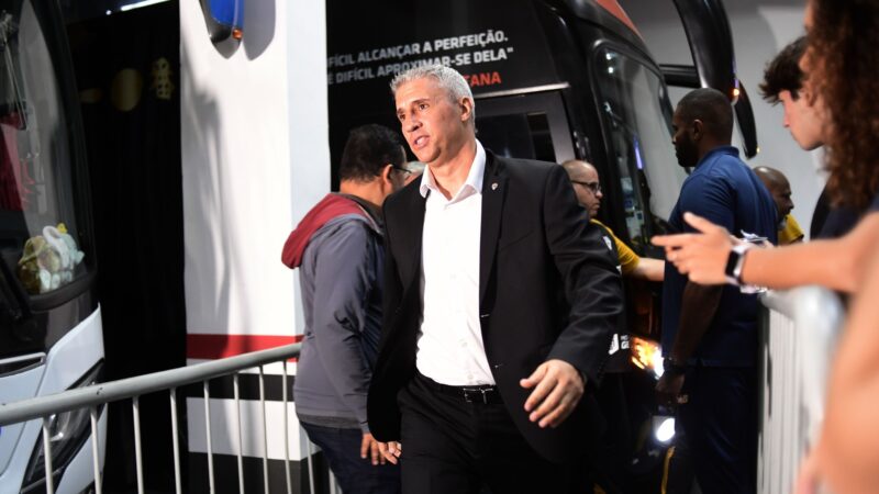 São Paulo joga quarto clássico em 2026 em meio a caos político e tentativa de engrenar