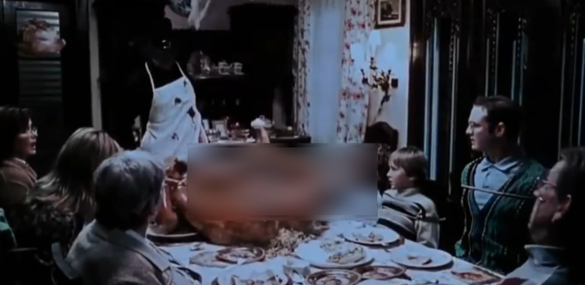 É #FAKE que fotos de canibalismo estejam nos arquivos de Epstein; imagens mostram bastidores de filme de terror