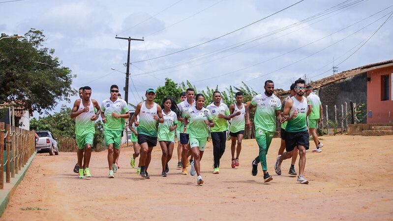 Atletas da APA fazem pré-temporada na Serra dos Morgados, na Bahia